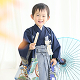 紺の着物を着た男の子