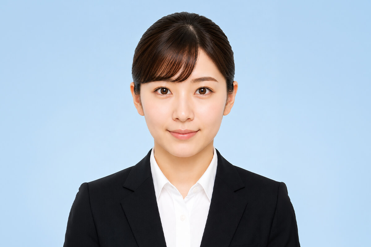 ビジネススーツを着た女性の写真